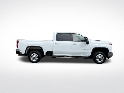 Used 2025 Chevrolet Silverado 2500 LT w/ Convenience Package AWD/4WD image 11
