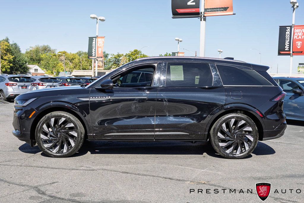 Used 2024 Lincoln Nautilus Reserve w/ Equipment Group 202A AWD/4WD image 17
