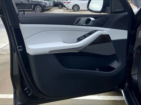 Certified 2026 BMW X5 sDrive40i w/ Climate Comfort Package RWD image 39