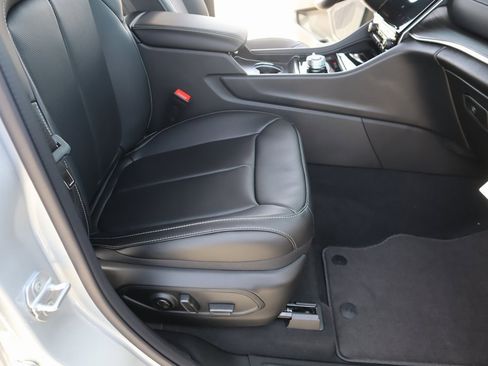 New 2025 Jeep Grand Cherokee L Limited w/ Luxury Tech Group II image 15