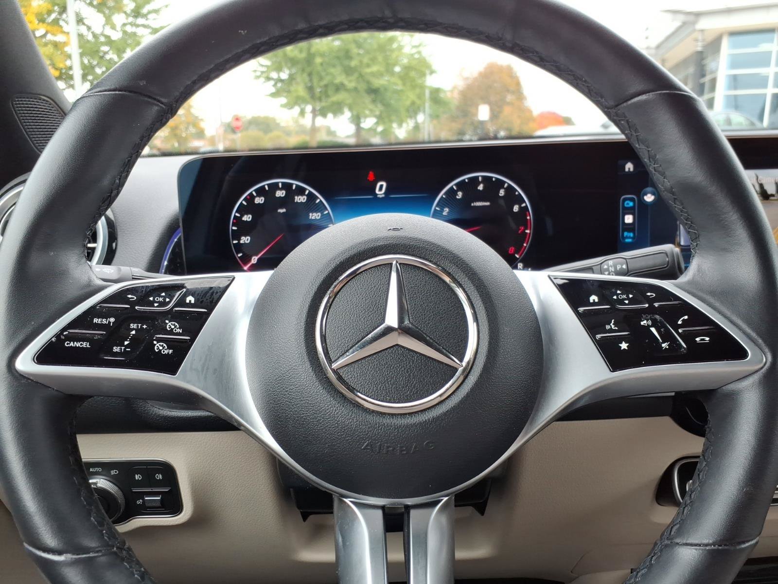 Certified 2025 Mercedes-Benz GLB 250 4MATIC image 23