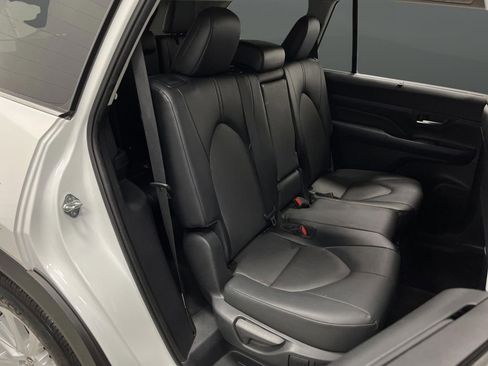 Used 2024 Toyota Grand Highlander XLE image 32