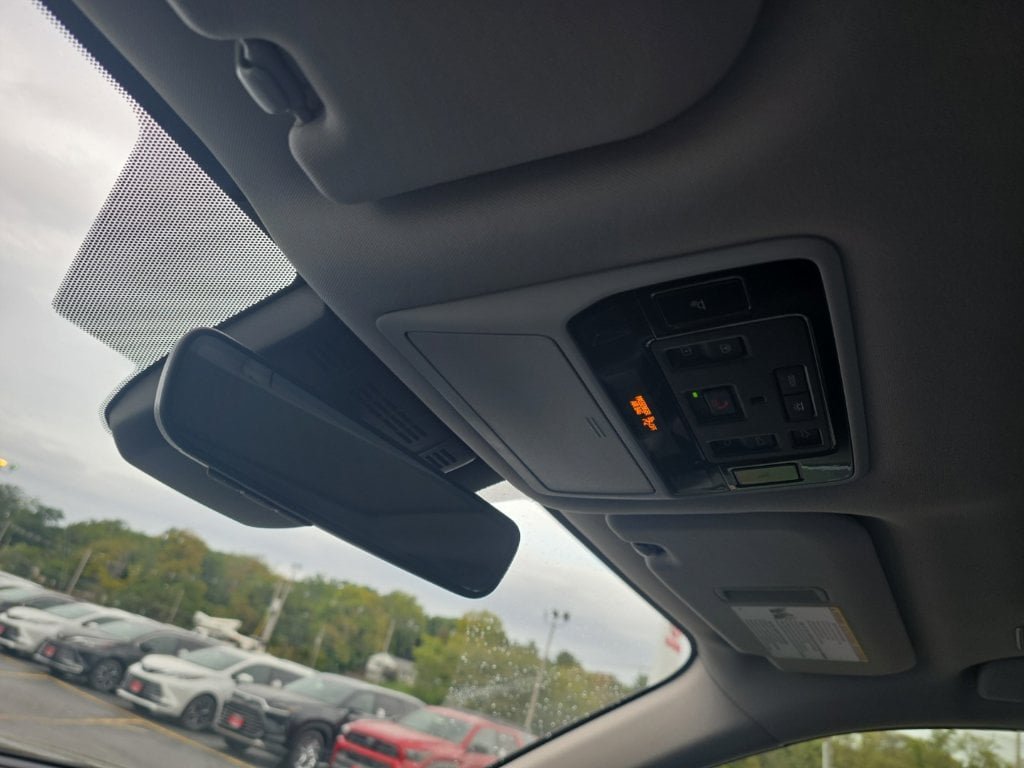 Used 2026 Toyota Grand Highlander FWD image 30