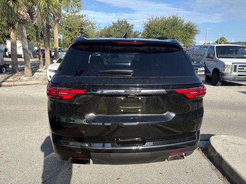 Used 2023 Chevrolet Traverse Premier w/ Redline Edition FWD image 6