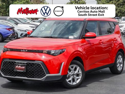 Used 2024 Kia Soul LX w/ Option Group 015 FWD image 1