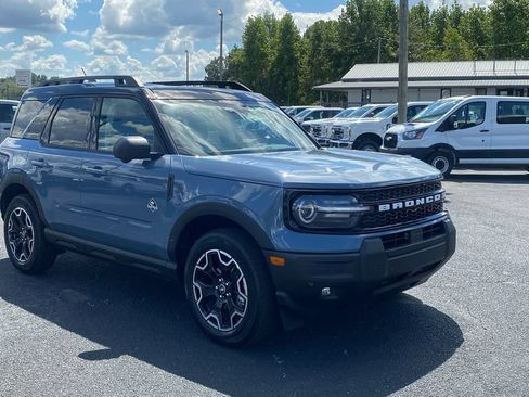 New 2026 Ford Bronco Sport Outer Banks w/ Outer Banks Tech Package+ AWD/4WD image 3