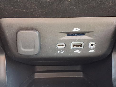 Used 2023 Chevrolet TrailBlazer ACTIV w/ Sun and Liftgate Package FWD image 6