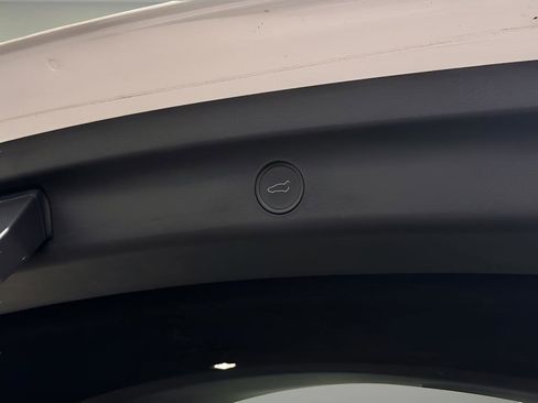 Used 2022 Tesla Model Y Performance AWD/4WD image 24