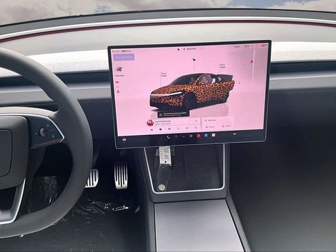 Used 2026 Tesla Model Y AWD image 9