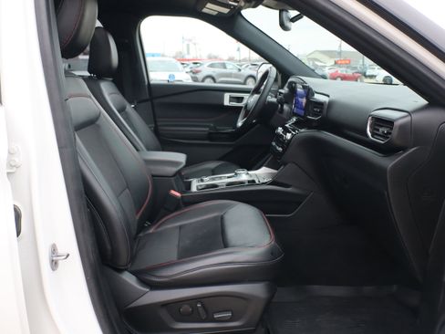 Used 2023 Ford Explorer ST-Line w/ Class IV Trailer Tow Package image 14