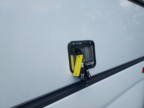 Used 2018 Chevrolet Silverado 1500 W/T AWD/4WD image 23