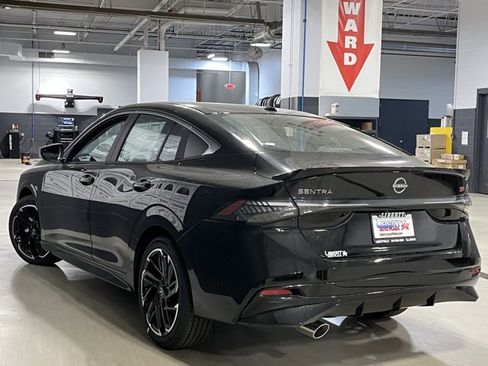 New 2026 Nissan Sentra SR w/ Floor Mat Package FWD image 7