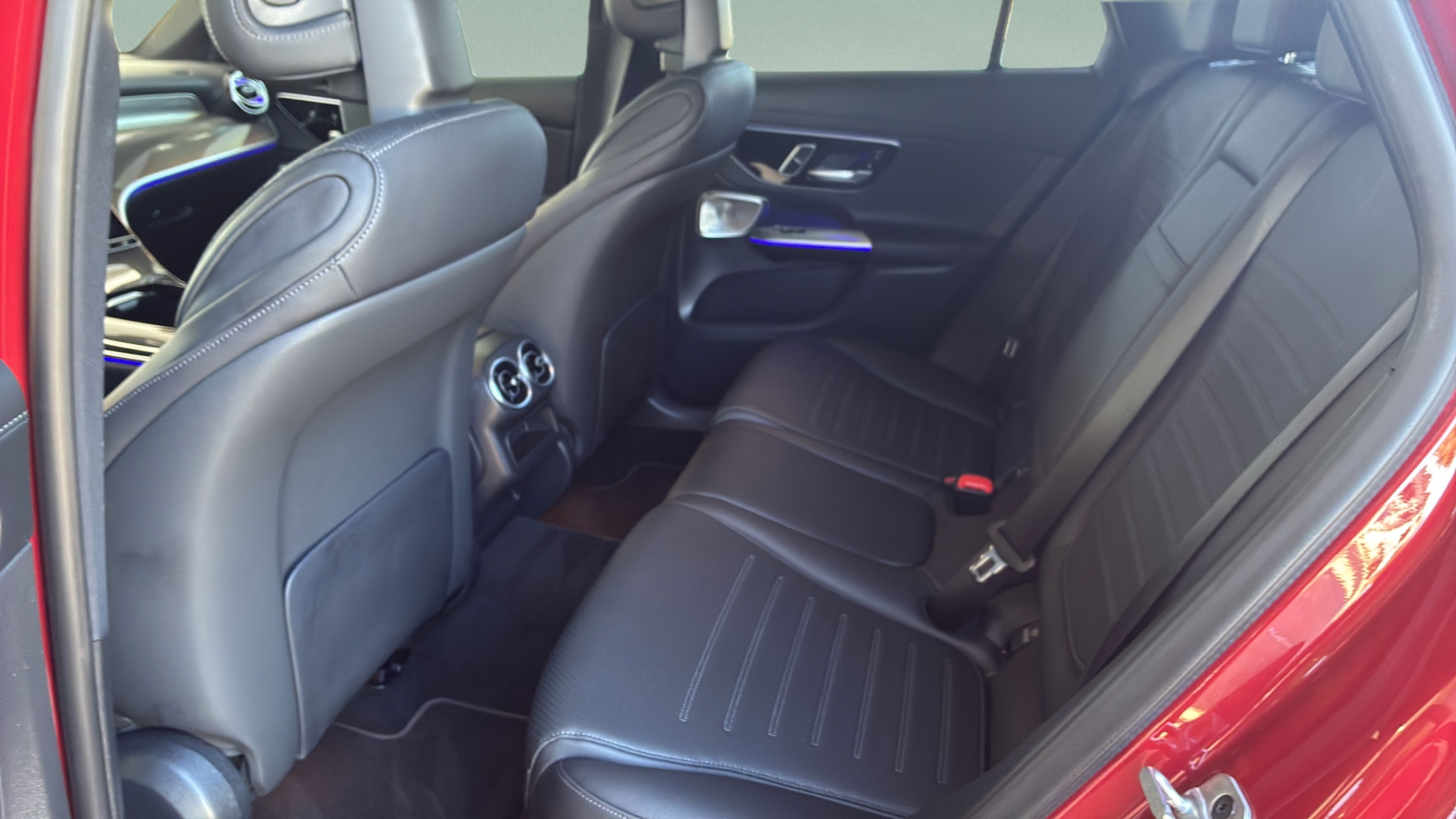 Used 2025 Mercedes-Benz GLC 350e 4MATIC image 21