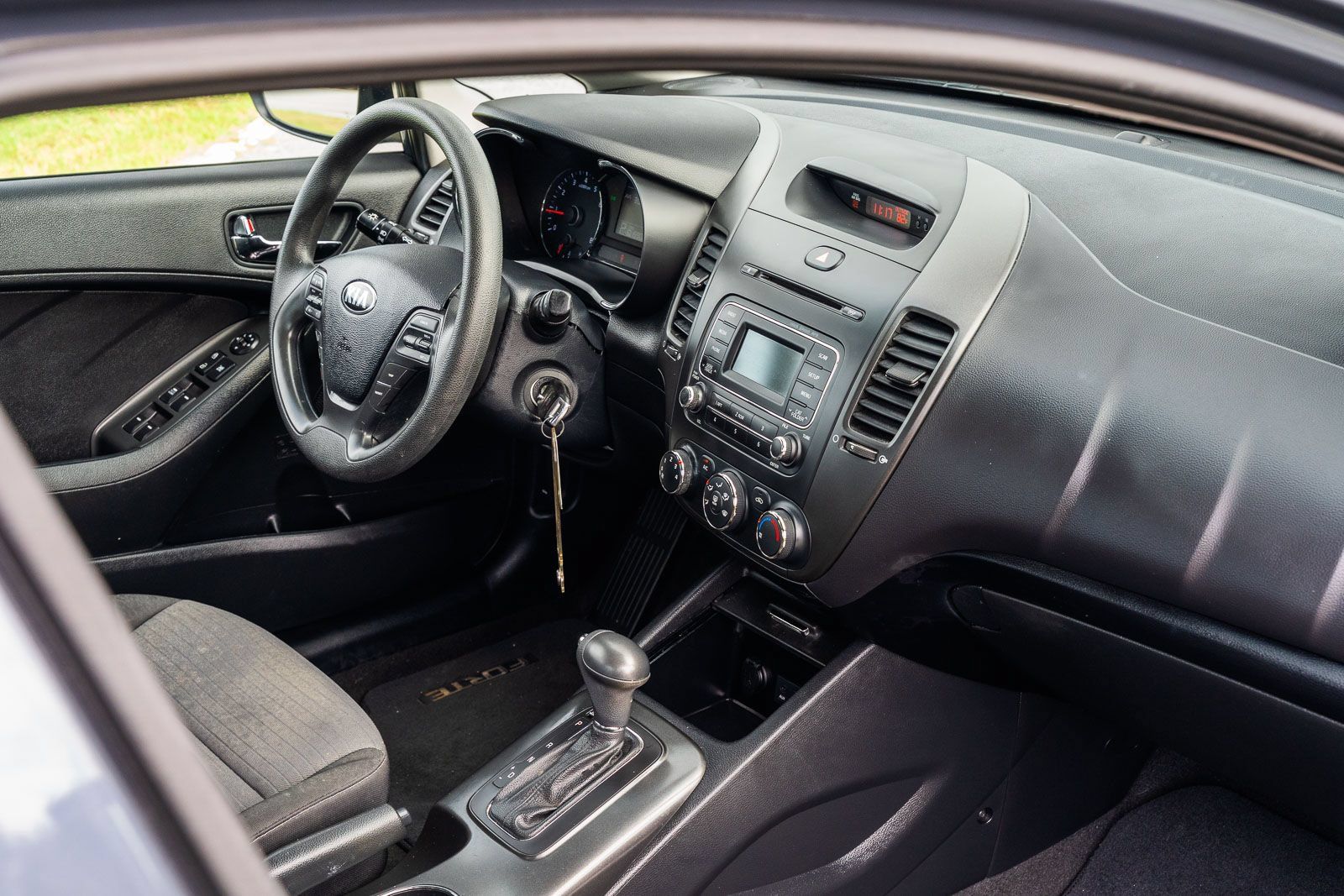 Used 2015 Kia Forte LX w/ Popular Package FWD image 12