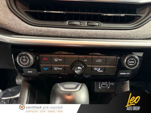 Used 2023 Jeep Compass Latitude AWD/4WD image 19