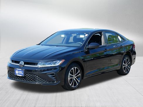 Certified 2025 Volkswagen Jetta Sport FWD image 3
