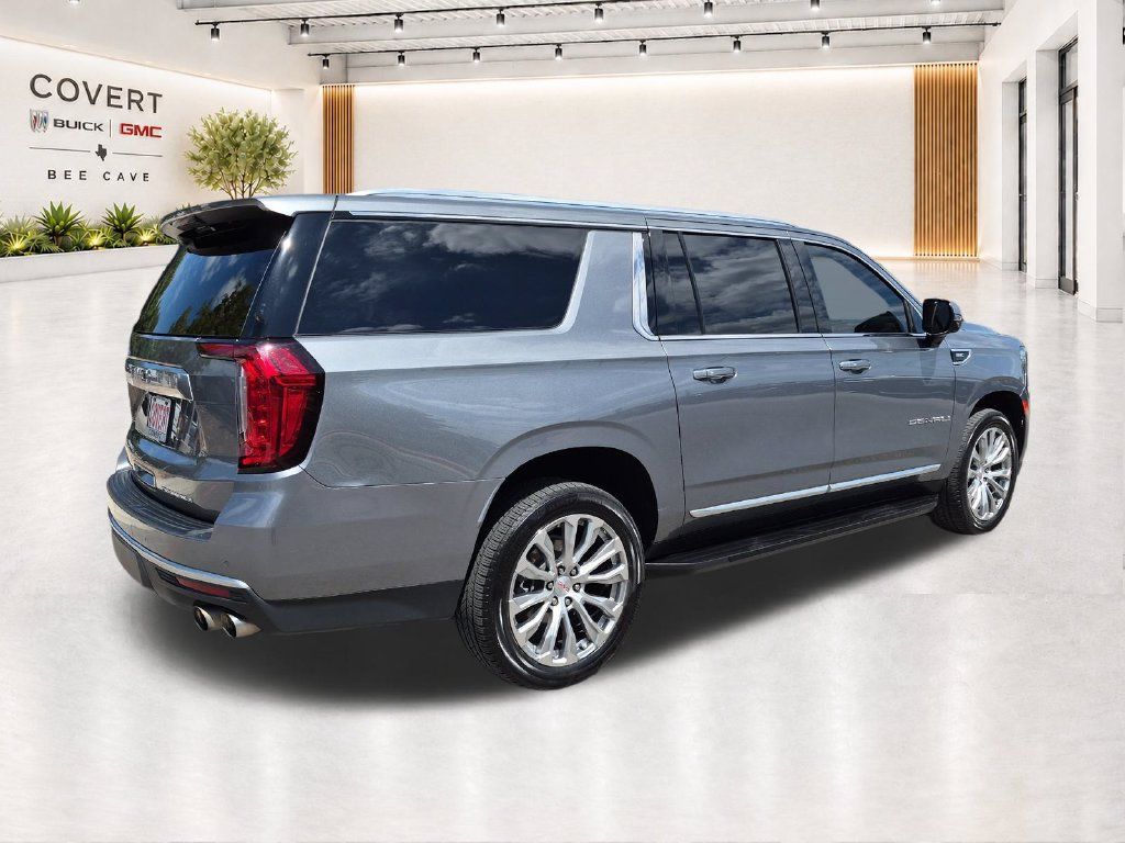 Used 2022 GMC Yukon XL Denali RWD image 12