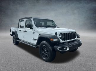 Certified 2024 Jeep Gladiator Sport video 2