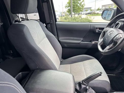 Used 2020 Toyota Tacoma TRD Sport AWD/4WD image 13