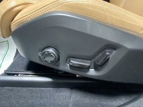 Certified 2022 Volvo XC60 B6 Inscription w/ Advanced Package image 10