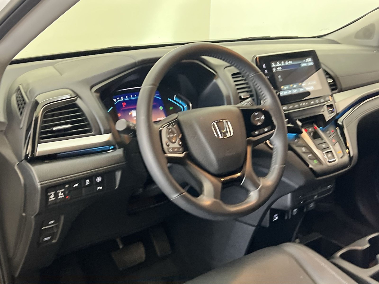 Used 2023 Honda Odyssey Touring image 15