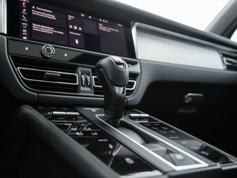 Used 2022 Porsche Macan S image 27