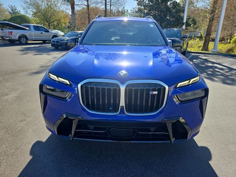 Used 2025 BMW X7 M60i w/ Executive Package image 2