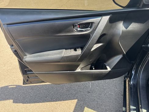 Used 2017 Toyota Corolla SE w/ Carpet Mat Package (TMS) FWD image 16