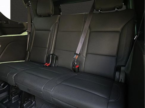 Used 2023 Chevrolet Tahoe Z71 w/ Luxury Package AWD/4WD image 9
