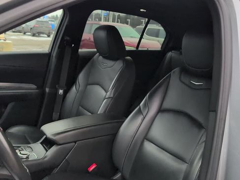 Used 2024 Cadillac XT4 Premium Luxury image 16