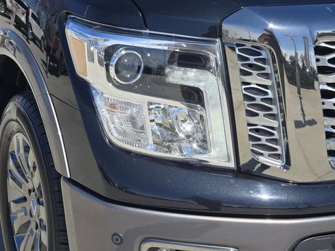 Used 2018 Nissan Titan Platinum Reserve w/ Platinum Utility Package image 9