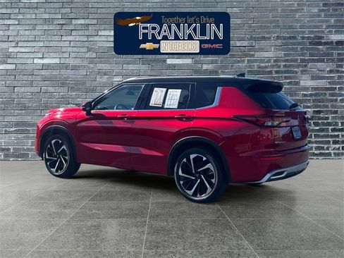 Used 2023 Mitsubishi Outlander SEL image 3