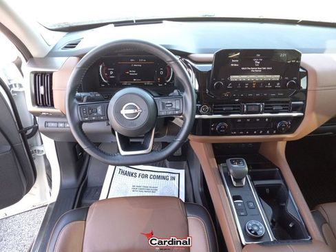 Used 2024 Nissan Pathfinder Platinum w/ Lighting Package (N93) image 24