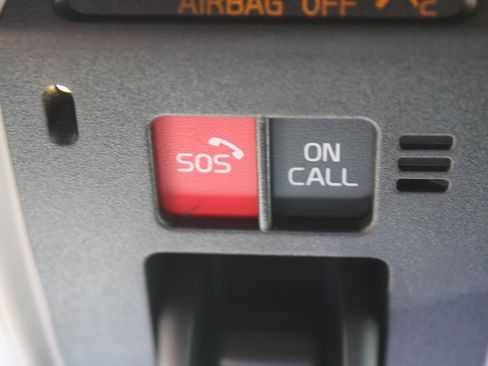 Used 2017 Volvo XC60 T6 Dynamic w/ Climate Package image 46