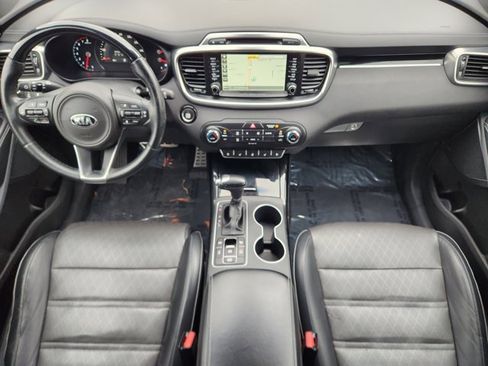 Used 2018 Kia Sorento SX image 26