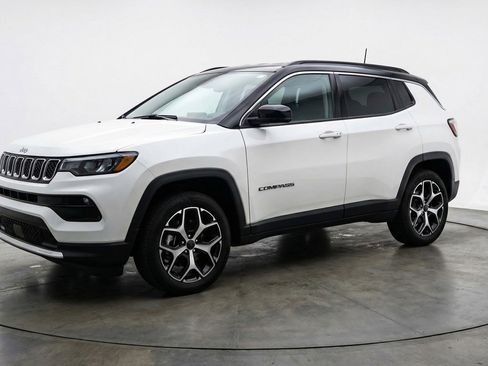 Used 2025 Jeep Compass Limited image 3