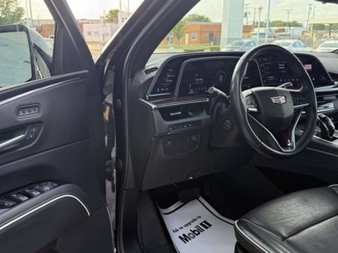 Used 2022 Cadillac Escalade Premium Luxury AWD/4WD image 46