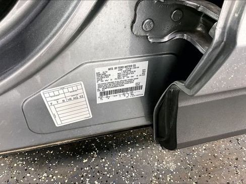 Used 2024 Ford Edge SEL image 18