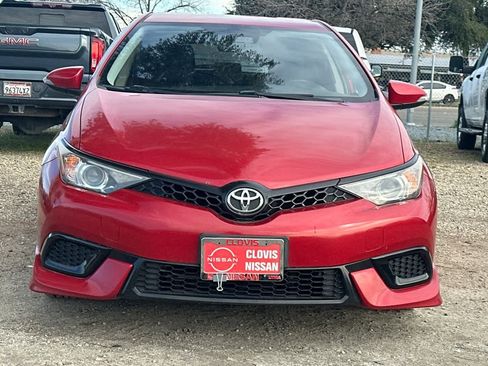 Used 2018 Toyota Corolla iM image 11