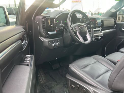 Used 2024 GMC Sierra 1500 SLT image 4
