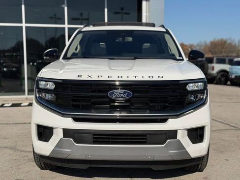 Used 2025 Ford Expedition Max Platinum w/ Platinum Ultimate Package image 2