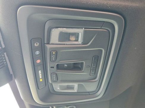 Used 2024 Chevrolet Silverado 1500 ZR2 image 27