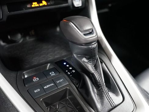 Used 2023 Toyota RAV4 XLE Premium image 20