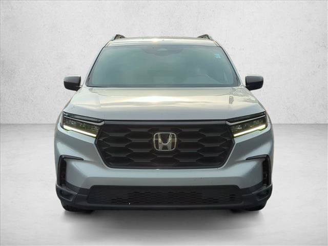 Used 2024 Honda Pilot Sport image 2