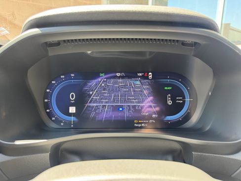 Used 2023 Volvo C40 P8 Recharge Ultimate image 17