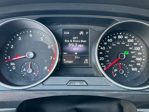 Used 2018 Volkswagen Tiguan SE image 19