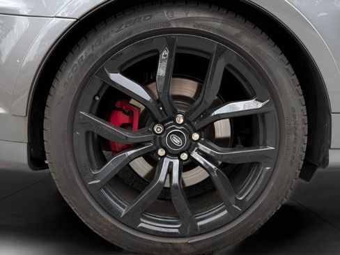 Used 2022 Land Rover Range Rover Sport SVR image 12