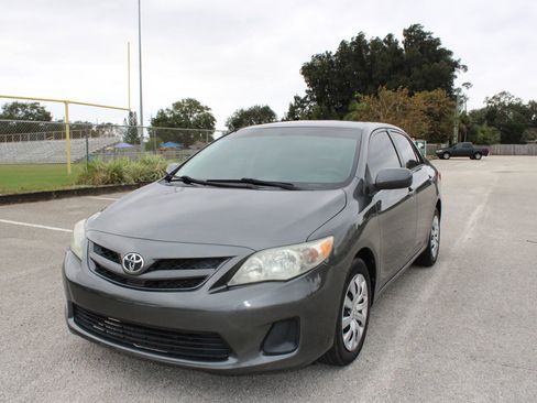 Used 2012 Toyota Corolla LE image 2