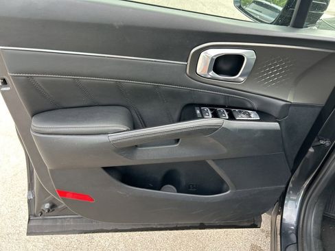 Used 2023 Kia Sorento SX image 12