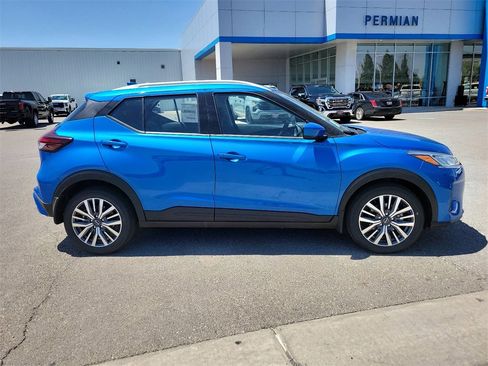 New 2024 Nissan Kicks SV image 12